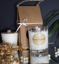 Charger l'image dans la galerie, Bougie décorative - White flowers